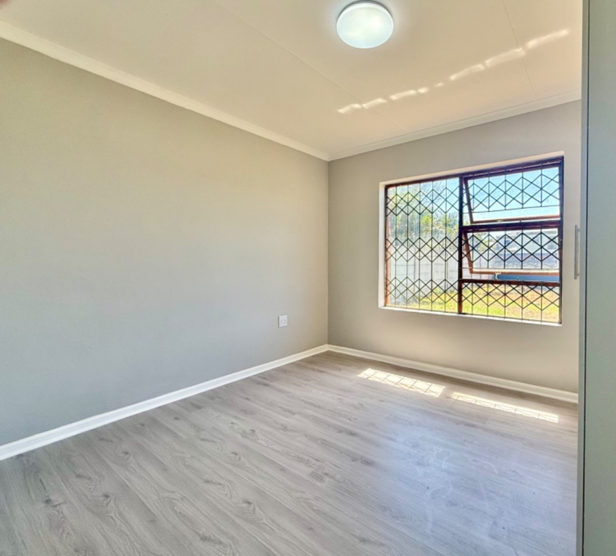 4 Bedroom Property for Sale in Bluewater Bay Eastern Cape
